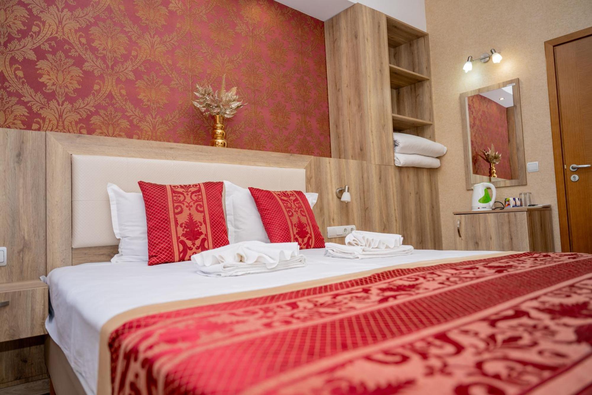 Lucky Hotel Veliko Tarnovo Eksteriør billede